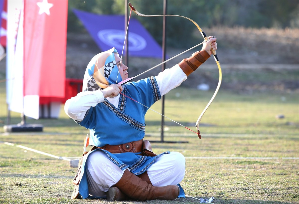 Adana'da Türkiye Geleneksel Türk Okçuluk Federasyonu tarafından düzenlenen Remy-i Sedad Açık Hava...