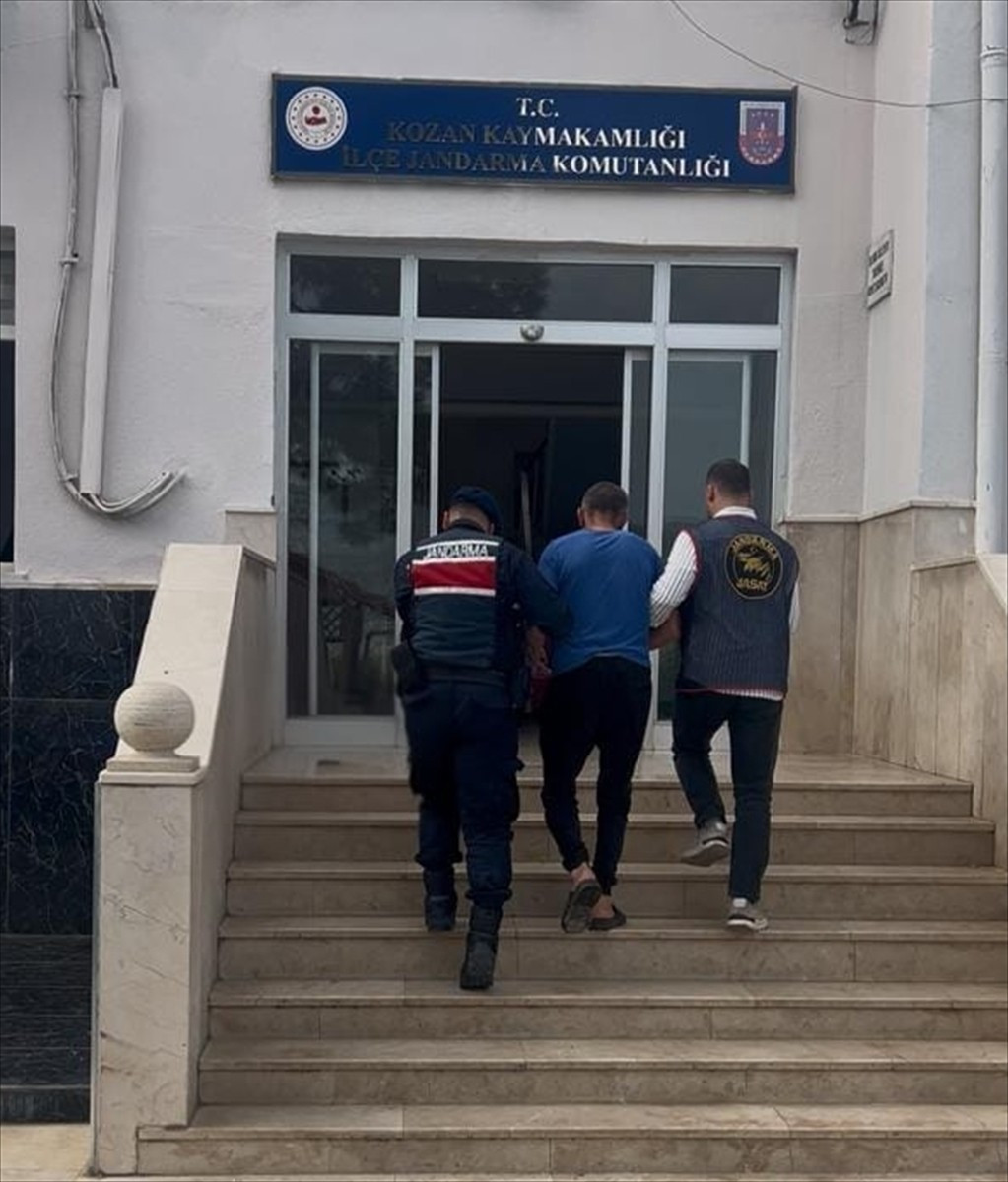 Adana'nın Kozan ilçesinde 23 yıl kesinleşmiş hapis cezası olan firari hükümlü yakalandı.