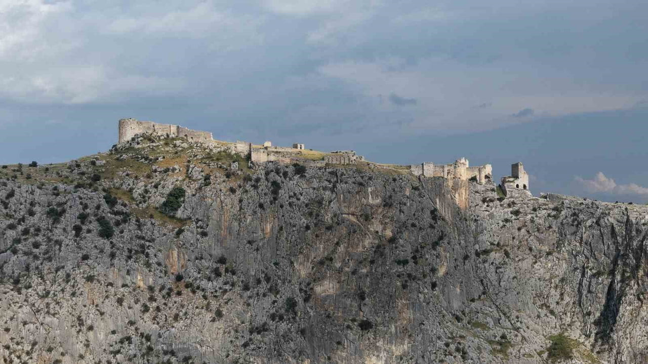 ADANA'NIN KOZAN İLÇESİNDE BULUNAN VE UNESCO DÜNYA MİRASI GEÇİCİ LİSTESİ'NDE YER ALAN ANAVARZA...