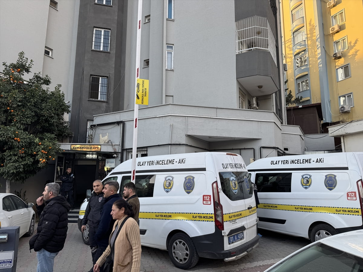 Adana'nın merkez Çukurova ilçesinde inşaat firmasında bir kişiyi tabancayla öldüren şüpheli, aynı...