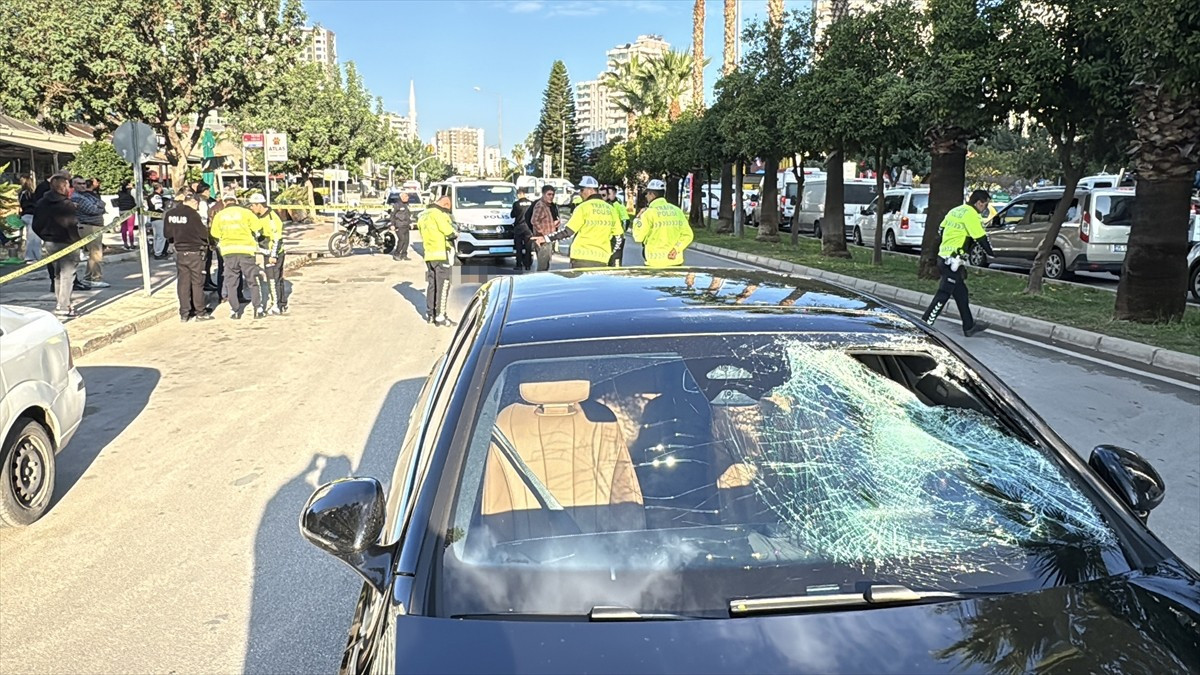 Adana'nın merkez Seyhan ilçesinde otomobilin çarptığı bisikletteki çocuk yaşamını yitirdi. İhbar...