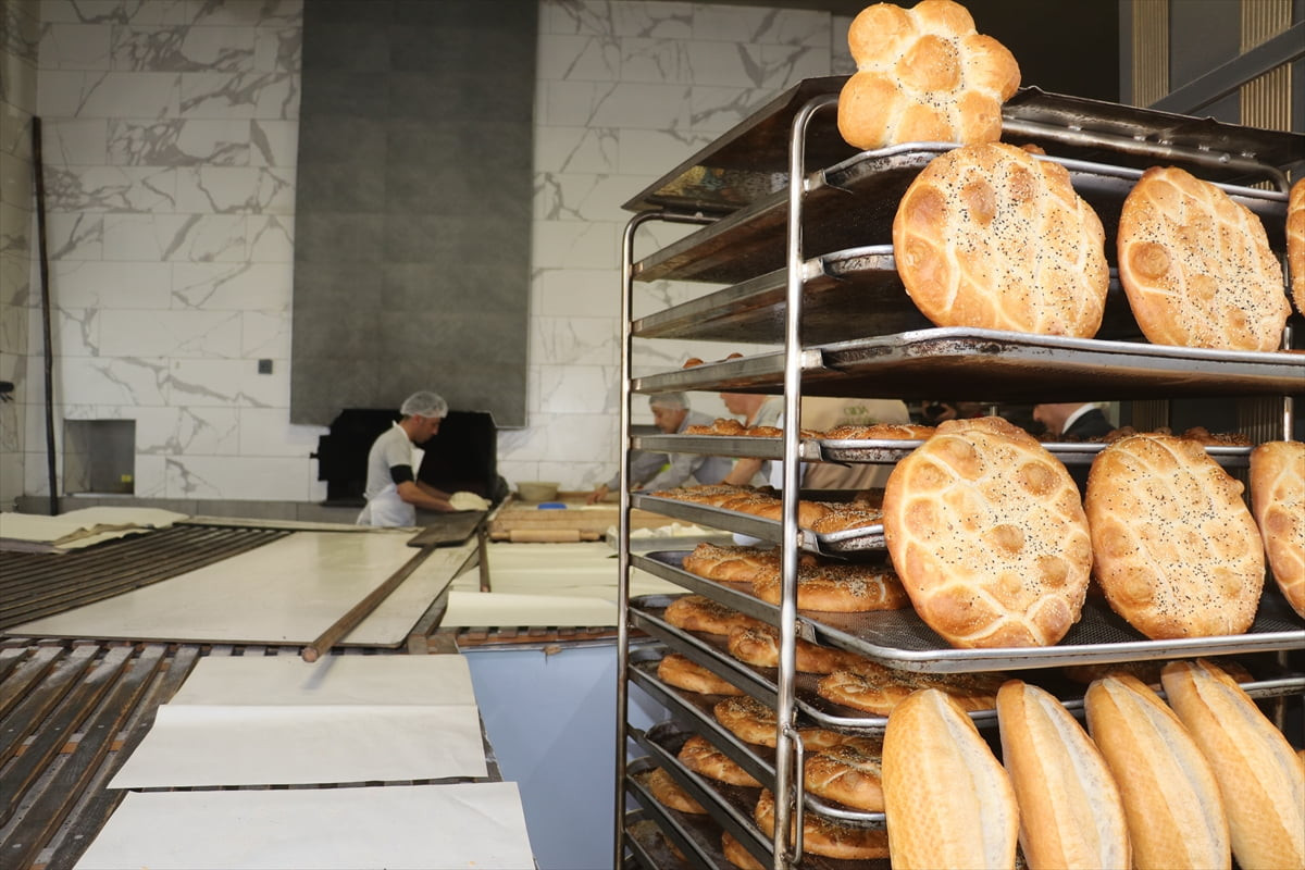 Adana'nın merkez Seyhan ilçesinde ramazan ayı dolayısıyla fırınlarda denetim yapıldı.