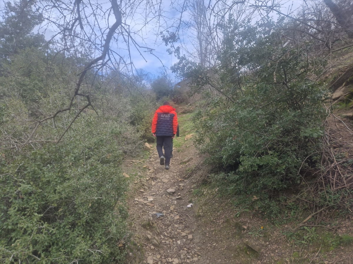Adana'nın Saimbeyli ilçesinde ailesinin kayıp başvurusunda bulunduğu 13 yaşındaki kız çocuğu için...