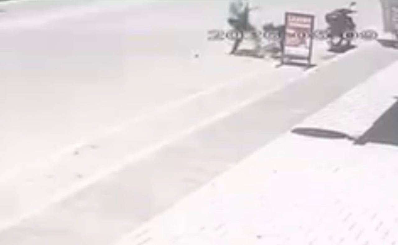 ADANA’DA ÇOCUĞUNA SOKAK ORTASINDA ŞİDDET UYGULAYAN VE GÖZALTINA ALINAN ANNE, ÇIKARTILDIĞI NÖBETÇİ...
