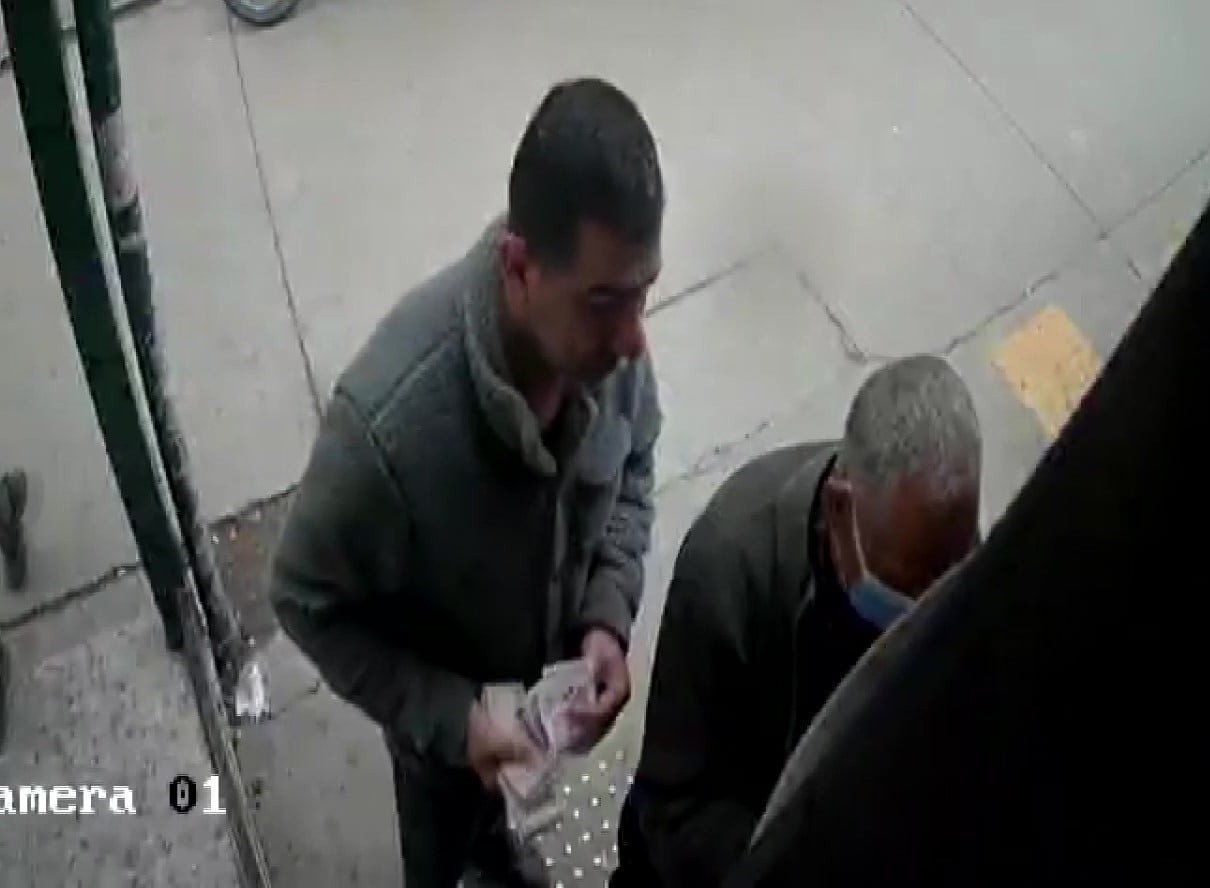 ADANA’DA GEÇEN YIL DAVETSİZ KATILDIĞI DÜĞÜNLERDE PARA ÇALDIĞI GEREKÇESİYLE TUTUKLANAN VE...