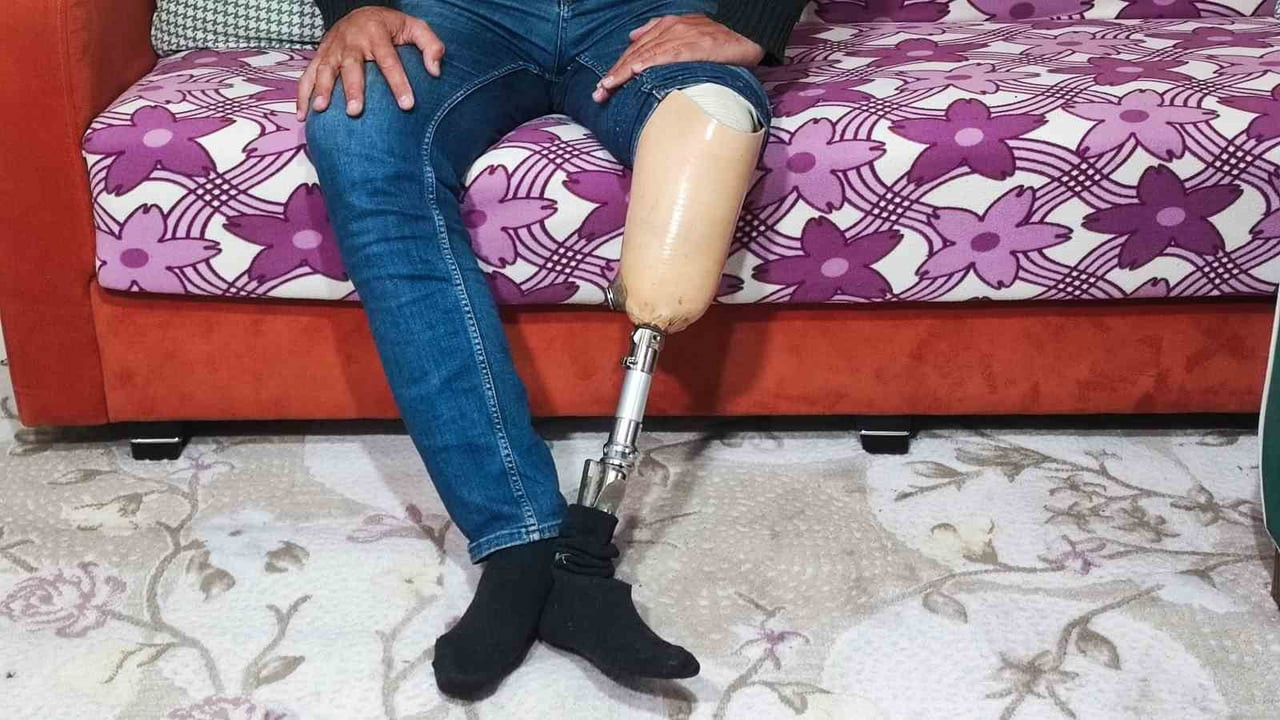 ADANA’DA HASTANEDE TEMİZLİK GÖREVLİSİ OLARAK ÇALIŞAN VE YILLAR ÖNCE KAVGAYI AYIRMAK İSTERKEN...