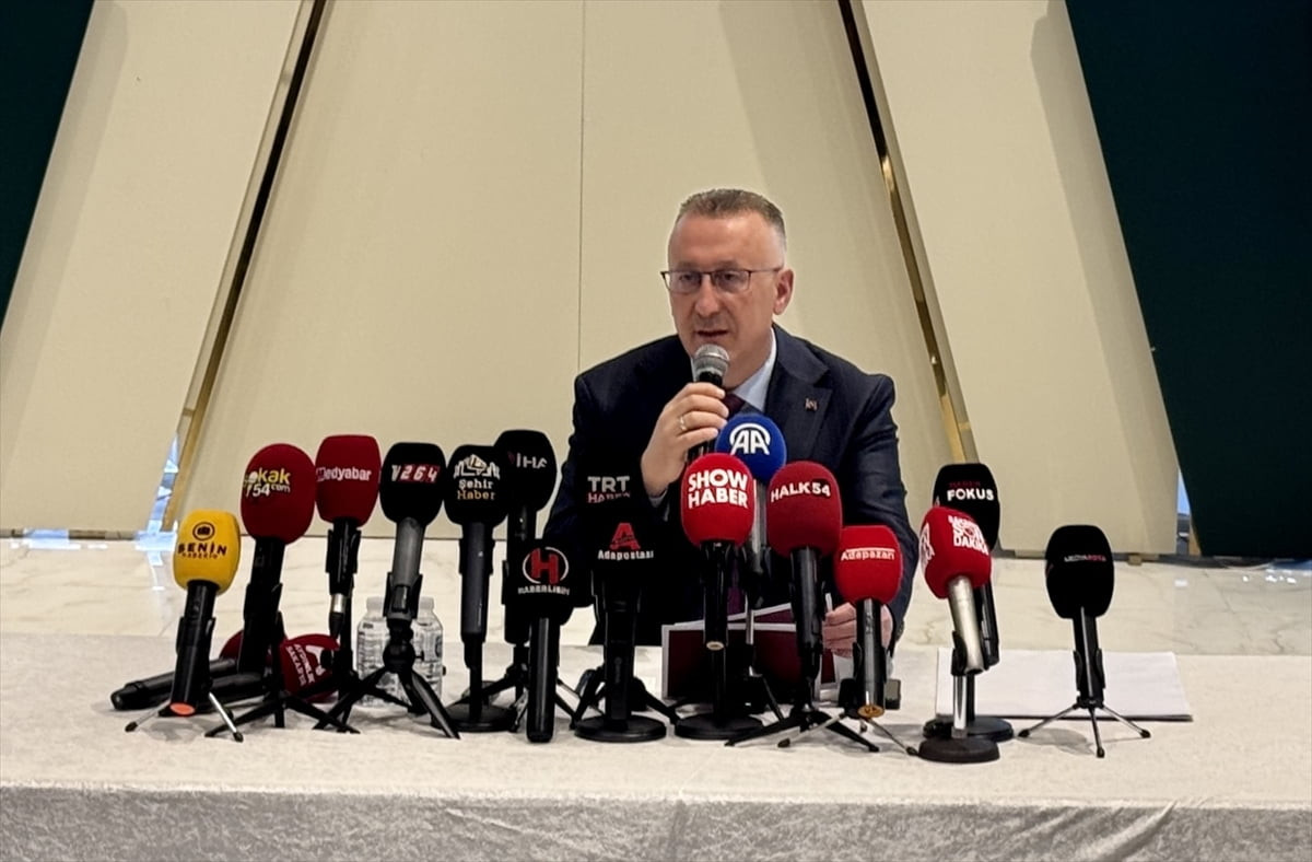 Adapazarı Belediye Başkanı Mutlu Işıksu, hakkındaki iddialara ilişkin basın toplantısı...