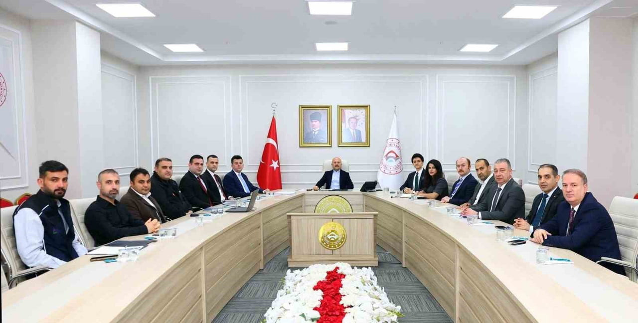 ADIYAMAN GENELİNDE YÜRÜTÜLEN ÇALIŞMALARIN ELE ALINDIĞI HAFTALIK KOORDİNASYON TOPLANTISI, ADIYAMAN...