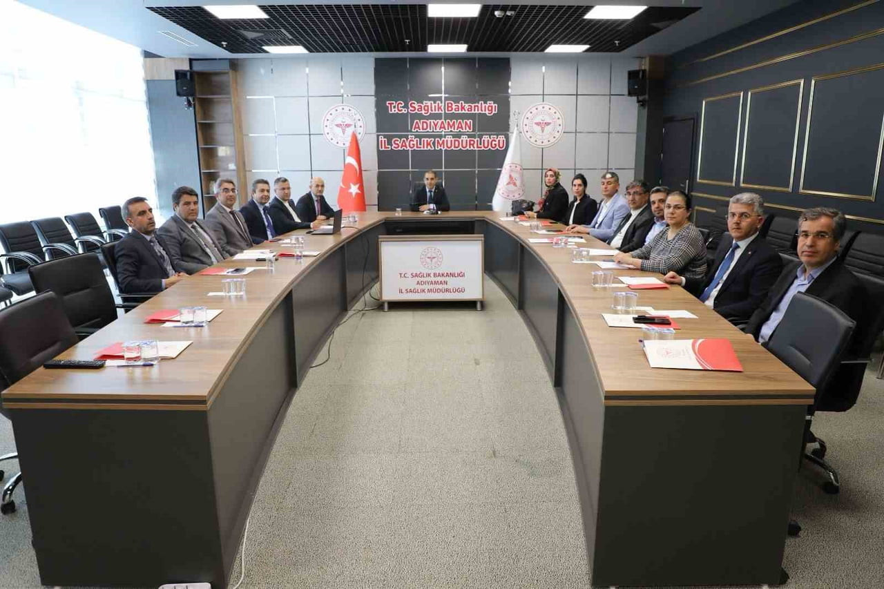 ADIYAMAN İL SAĞLIK MÜDÜRLÜĞÜ’NDE DÜZENLENEN TOPLANTIDA, SAĞLIK HİZMETLERİ KAPSAMINDA...