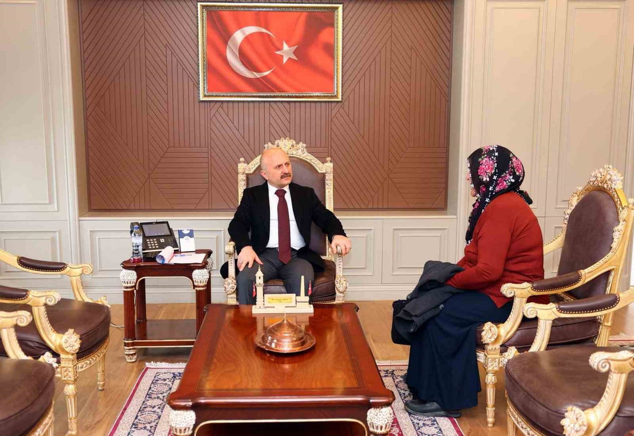 ADIYAMAN VALİSİ OSMAN VAROL, VATANDAŞLARLA BİREBİR İLETİŞİM KURMAK AMACIYLA DÜZENLENEN "HALK...