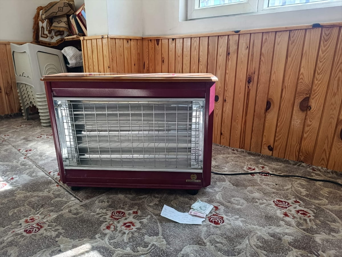 Adıyaman'da bir kişi namaz kılmak için gittiği camide izinsiz kullandığı ısıtıcının yanına not ve...