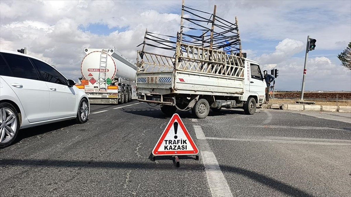 Adıyaman'da meydana gelen iki ayrı kazada 7 kişi yaralandı.