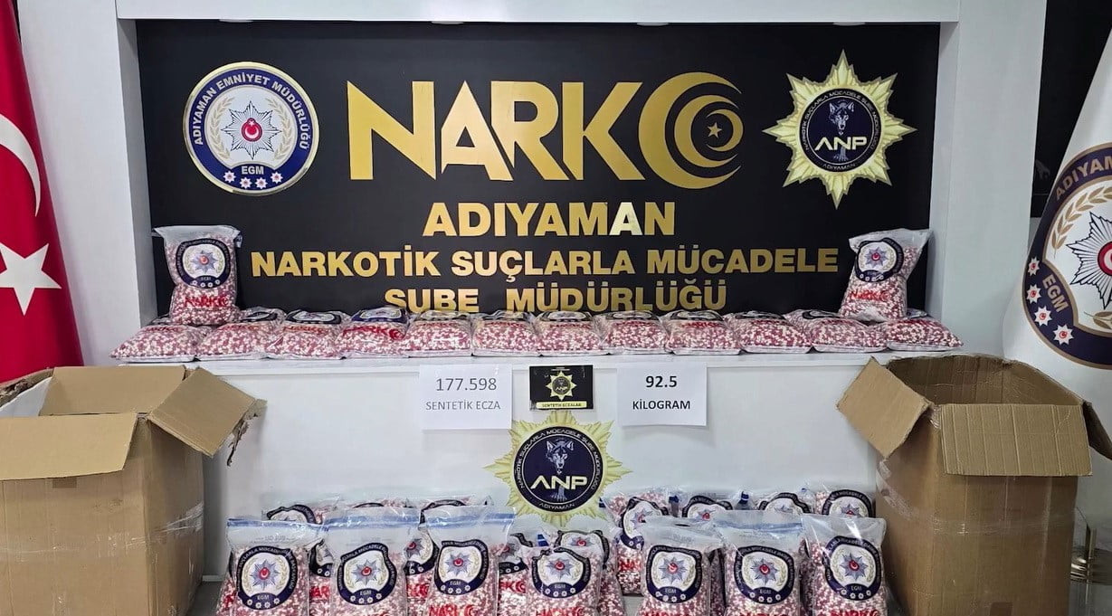 ADIYAMAN'DA POLİS EKİPLERİNCE SON BİR HAFTADA GERÇEKLEŞTİRİLEN ÇALIŞMALARDA ÇEŞİTLİ SUÇLARDAN...