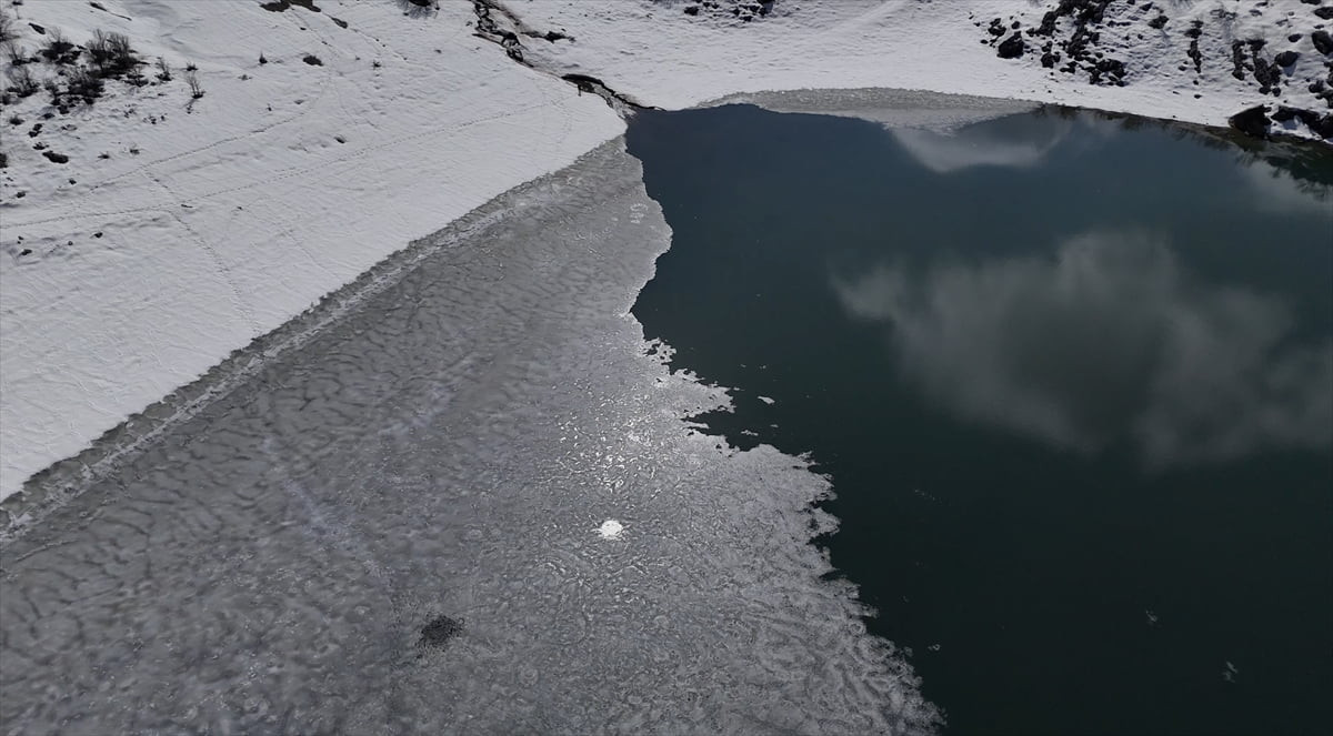  Adıyaman'ın Gerger ilçesinde, yaz aylarında kuruma tehlikesi yaşayan Sülüklü Göl, son haftalarda...