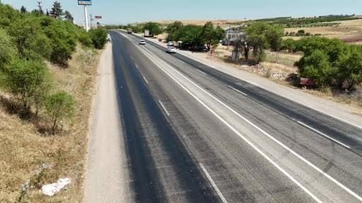 Adıyaman’da sıcak hava asfaltı eritti
