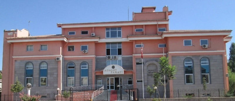 ADIYAMAN’IN GÖLBAŞI İLÇESİNDE DÜZENLENEN TEFECİLİK OPERASYONUNDA 7 ŞAHIS GÖZALTINA...