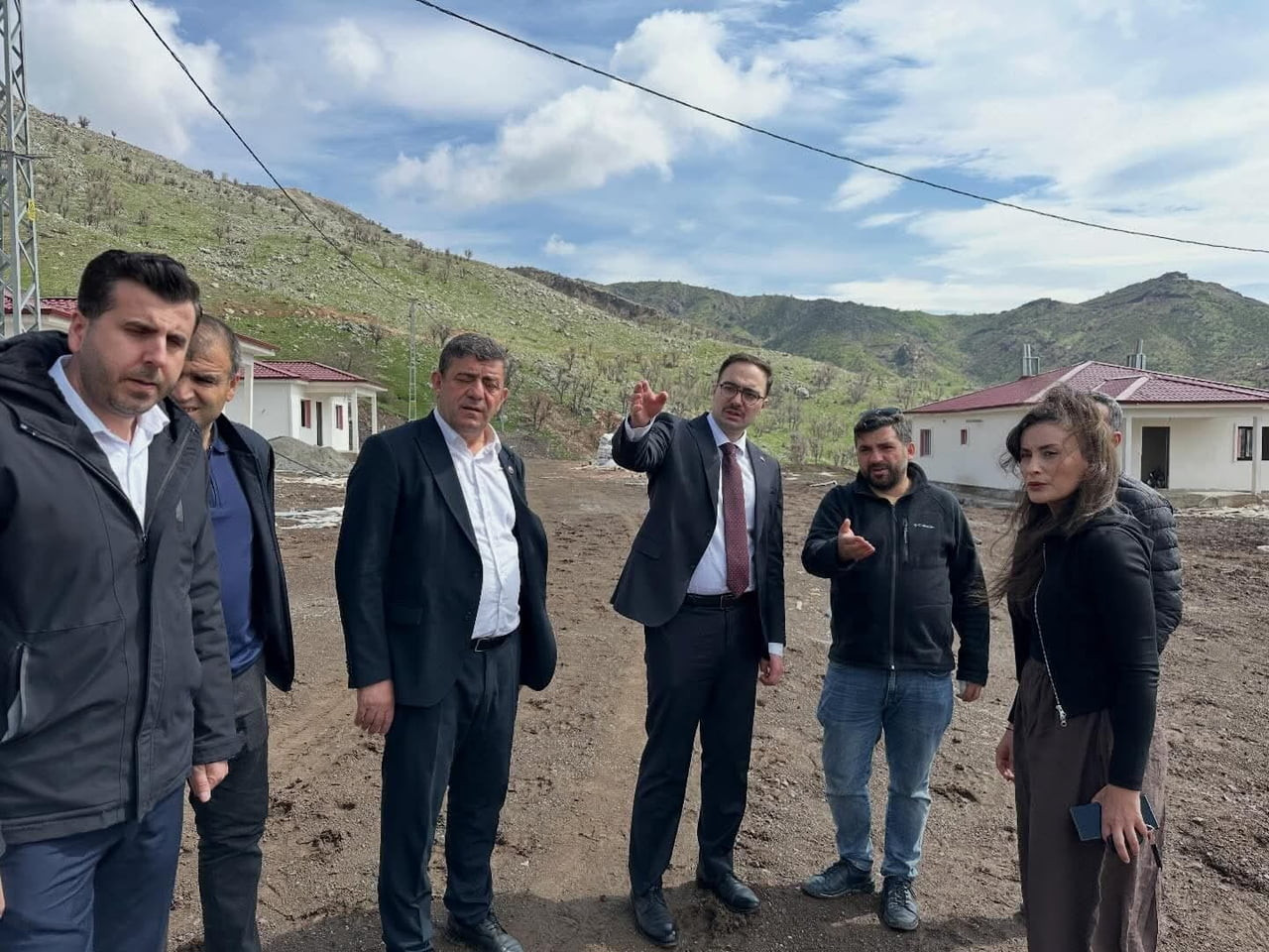 ADIYAMAN’IN SİNCİK KAYMAKAMI FATİH YILDIZ, İNLİCE BELDESİ ÇINAR VE ÖZBİLGİN MAHALLELERİNDE...