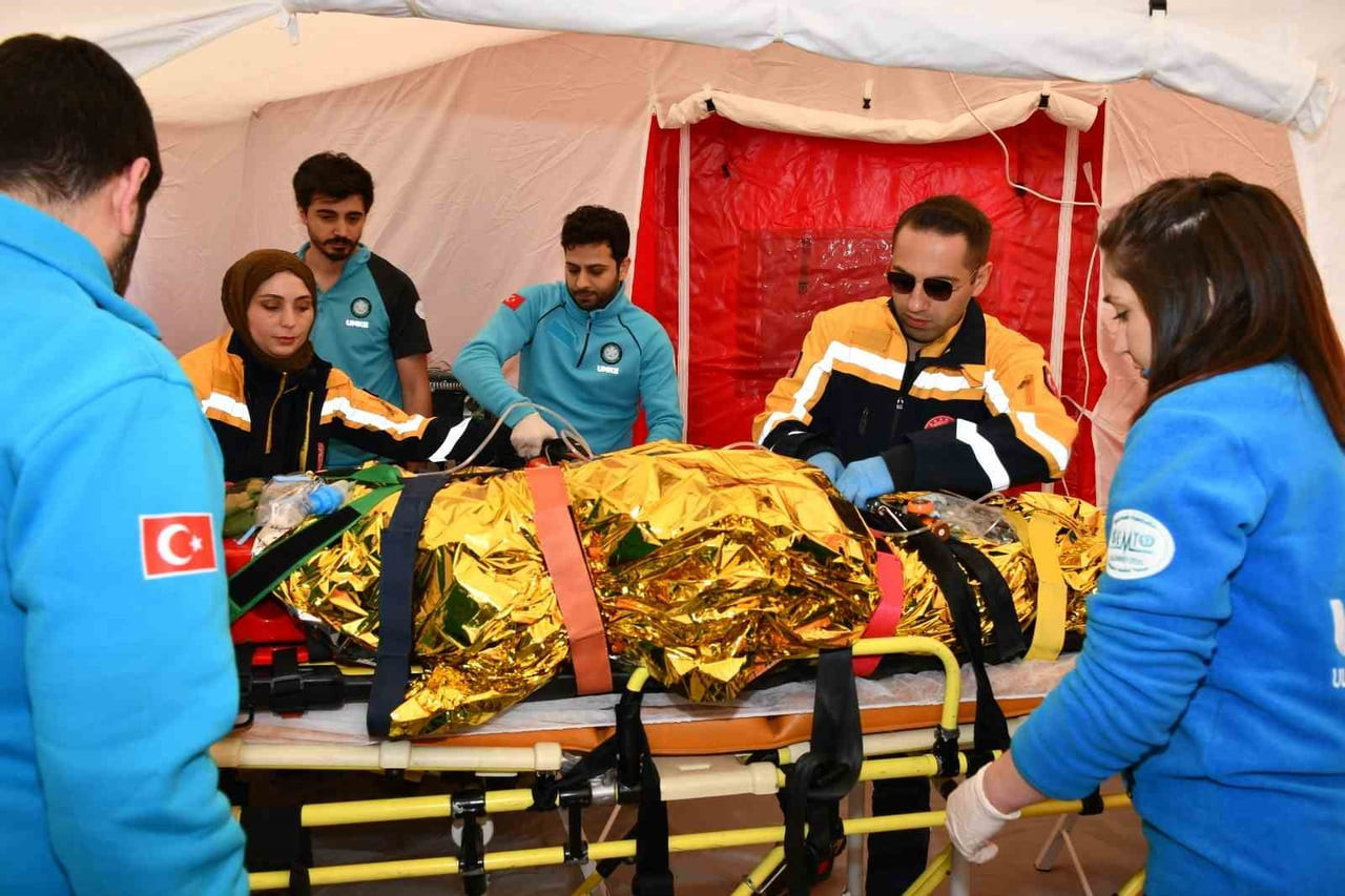 AFET DURUMLARINA KARŞI HAZIRLIK AMACIYLA GERÇEKLEŞTİRİLEN TATBİKATTA EKİPLERİN MÜDAHALE KAPASİTESİ...