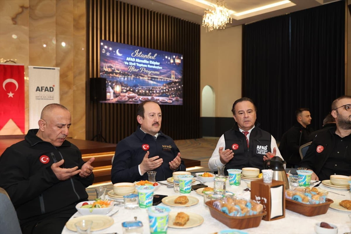Afet ve Acil Durum Yönetimi Başkanlığı (AFAD) akredite ekipleri ile sivil toplum kuruluşlarının...