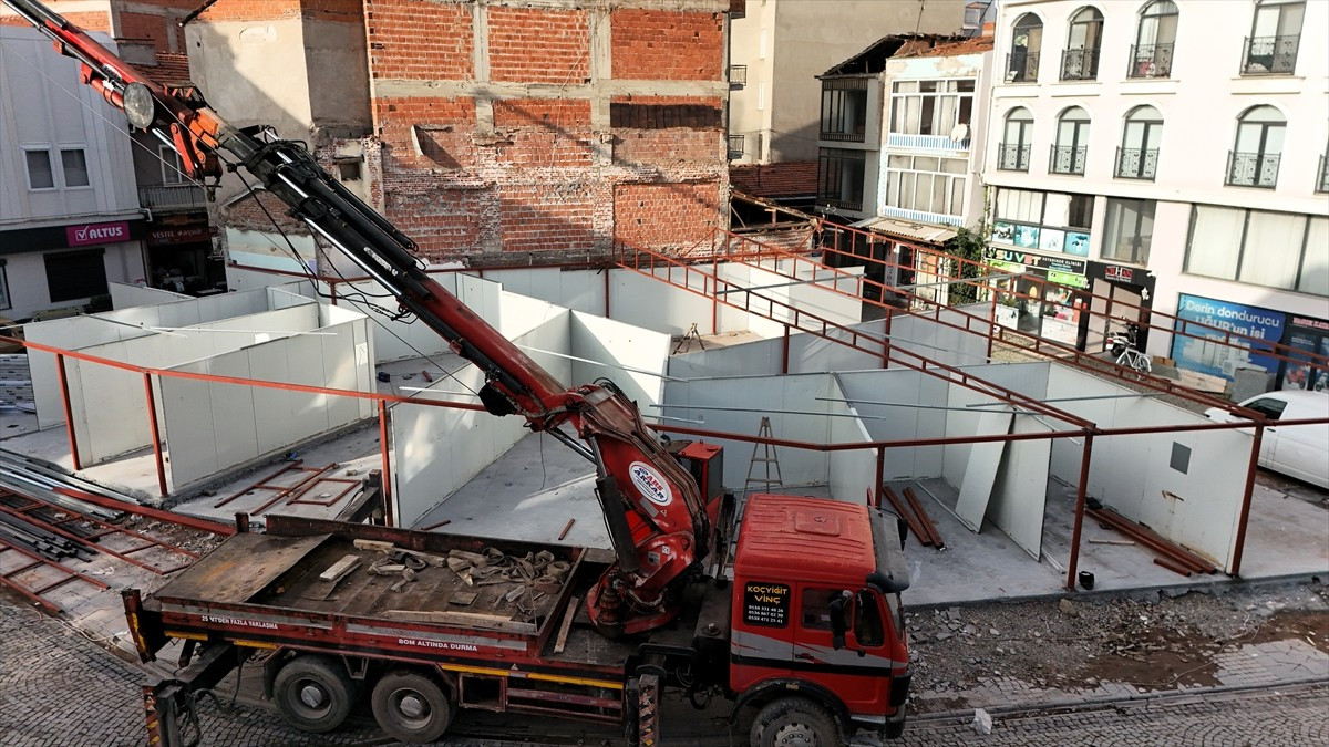 Afet ve Acil Durum Yönetimi Başkanlığı (AFAD), Balıkesir'in Sındırgı ilçesinde meydana gelen...