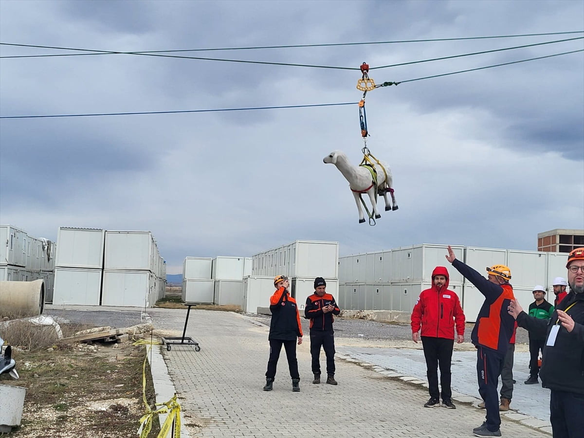 Afet ve Acil Durum Yönetimi Başkanlığı (AFAD) koordinasyonunda, Türkiye ve İspanya işbirliğiyle...
