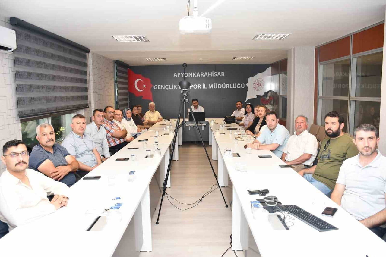 AFYONKARAHİSAR GENÇLİK VE SPOR İL MÜDÜRLÜĞÜ BÜNYESİNDE GÖREV YAPAN YURT MÜDÜRLERİNİN KATILIMIYLA...