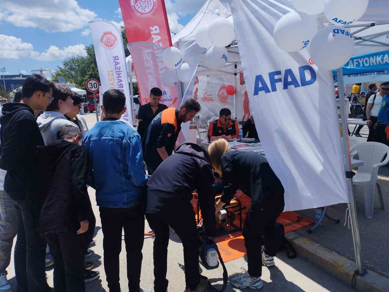 AFYONKARAHİSAR İL AFET VE ACİL DURUM MÜDÜRLÜĞÜ (AFAD) TARAFINDAN ÜNİVERSİTE ÖĞRENCİLERİNE YÖNELİK...