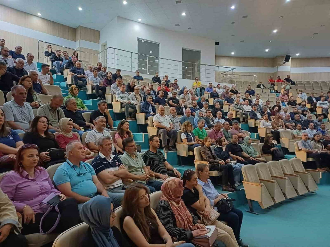 AFYONKARAHİSAR İL MİLLİ EĞİTİM MÜDÜRÜ MİRAÇ SÜNNETCİ, EĞİTİM YÖNETİCİLERİNİN YALNIZCA KURUMLARI...