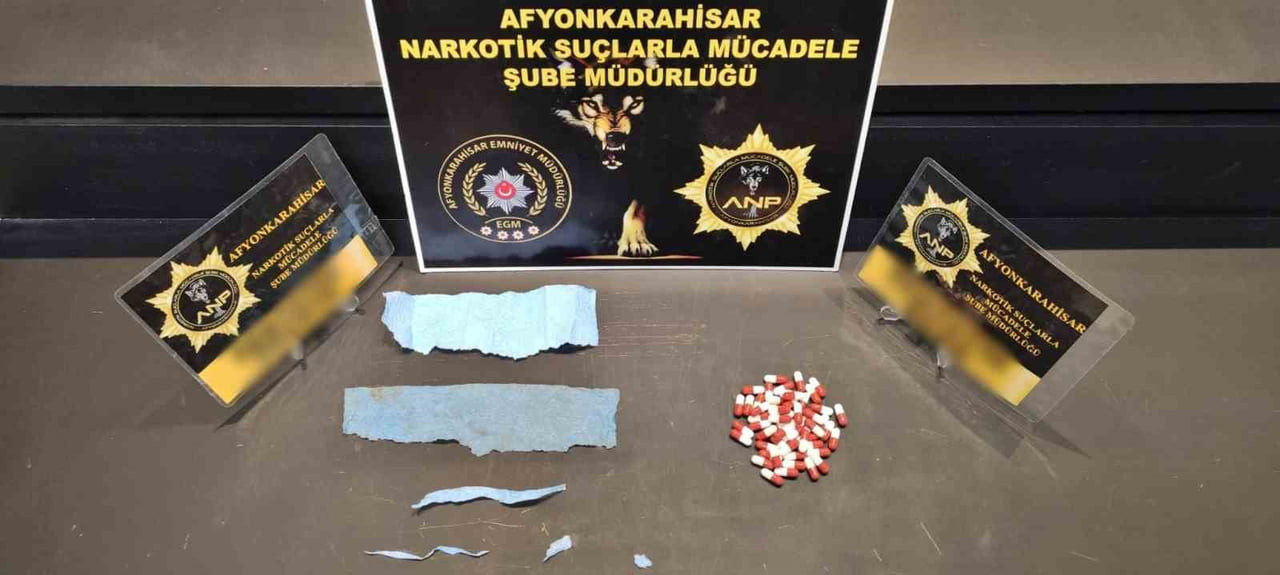 AFYONKARAHİSAR'DA POLİS TARAFINDAN TORBACI DİYE ADLANDIRILAN UYUŞTURUCU SATICILARINA YÖNELİK...