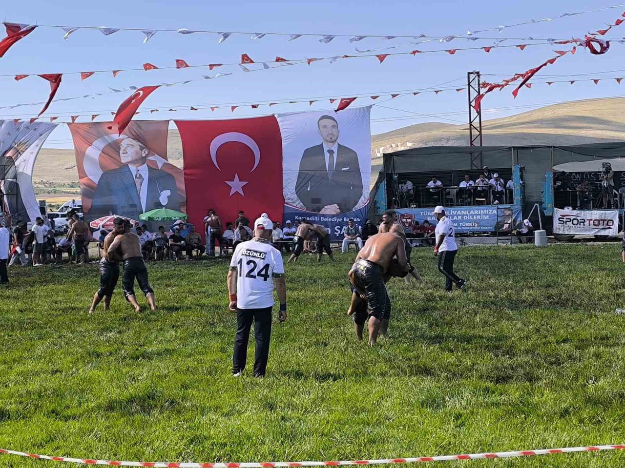 AFYONKARAHİSAR'IN ŞUHUT İLÇESİNE BAĞLI KARAADİLLİ BELDESİNDE, TÜRK SPOR KÜLTÜRÜNÜN EN ÖNEMLİ...