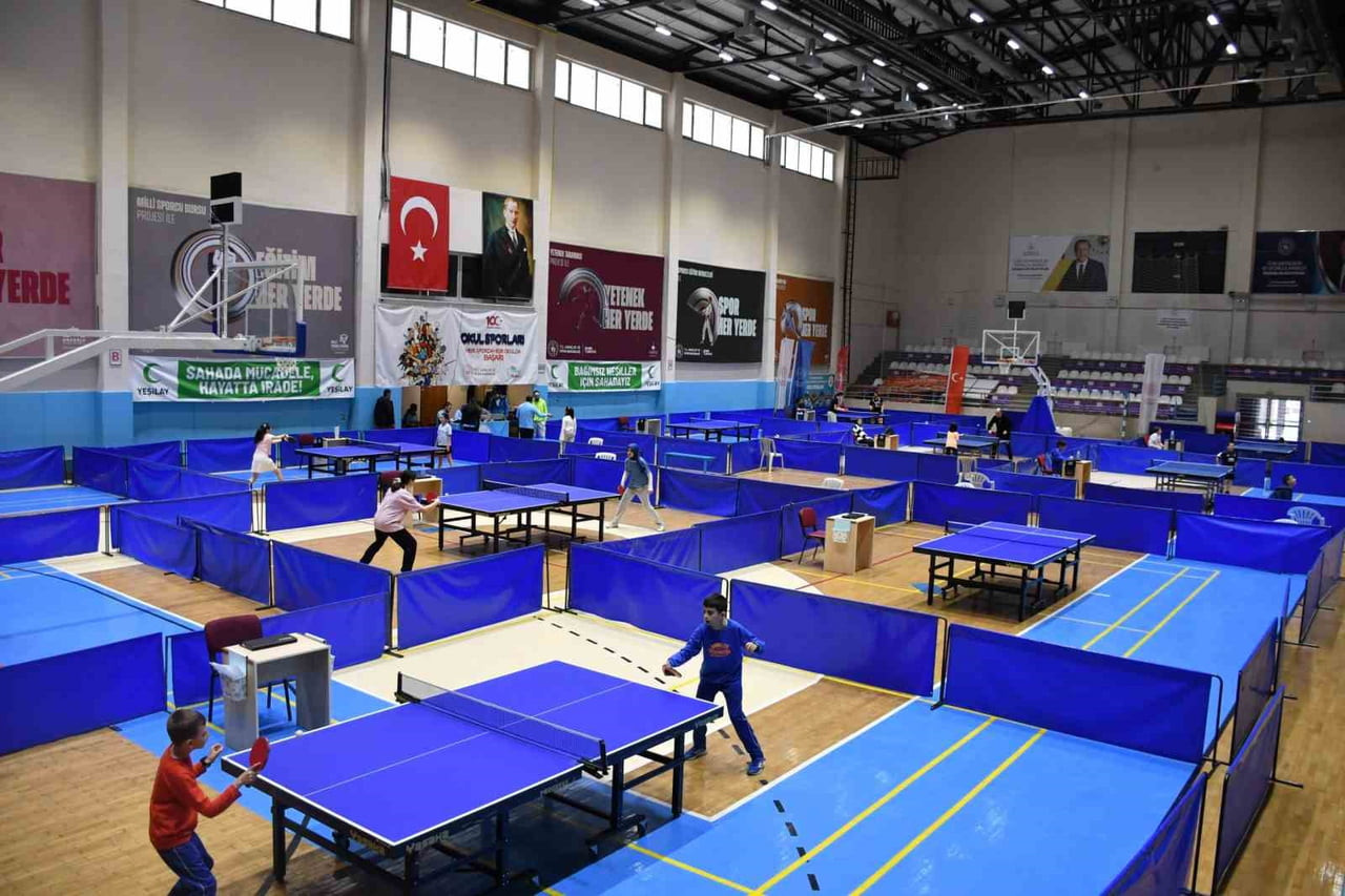 AFYONKARAHİSAR’DA DÜNYA MASA TENİSİ HAFTASI ETKİNLİKLERİ ÇERÇEVESİNDE DÜZENLENEN MASA TENİSİ...