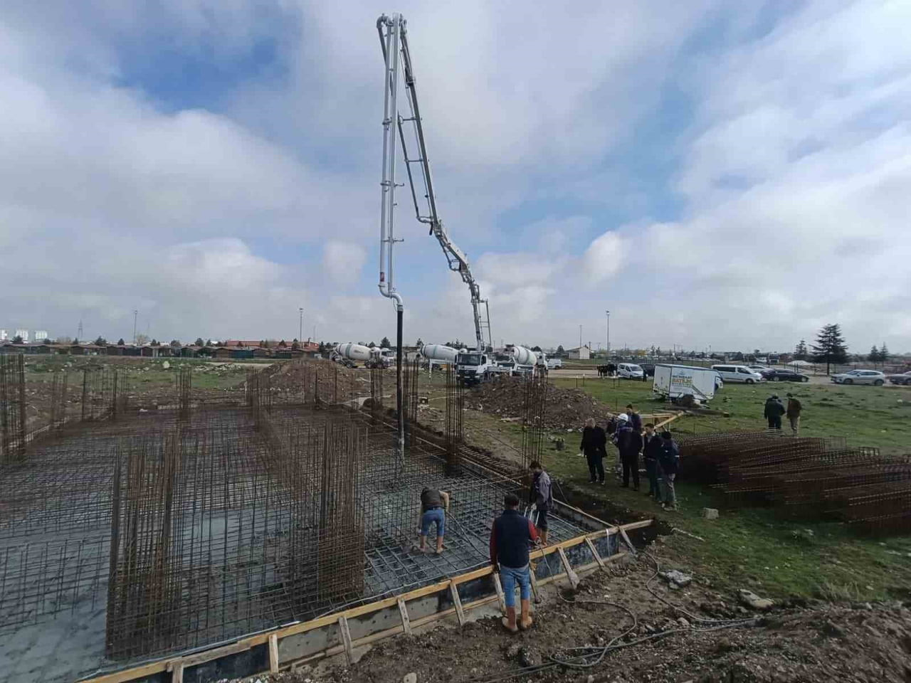 AFYONKARAHİSAR’DA HAYIRSEVER BİR İŞ İNSANI TARAFINDAN YAPTIRILACAK OLAN CAMİNİN TEMELİ PROTOKOL...
