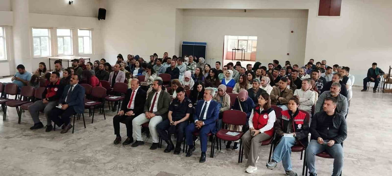 AFYONKARAHİSAR’IN HOCALAR İLÇESİNDEKİ KAMU KURUMLARINDA GÖREV YAPAN PERSONELLERE YÖNELİK SU...