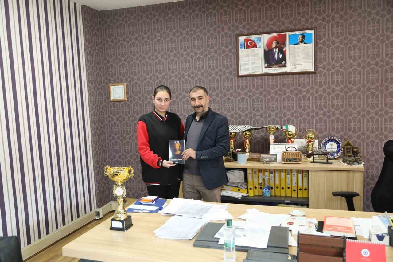 AĞRI ELEŞKİRT 70. YIL SAĞLIK MESLEK LİSESİ ÖĞRENCİSİ ZELAL YILMAZ SON YILLARDA ARTAN KADIN...