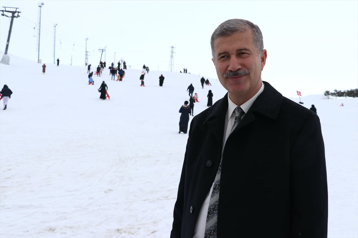 Ağrı İbrahim Çeçen Üniversitesi (AİÇÜ) tarafından, engellerini aşarak yüzme branşında başarılar...