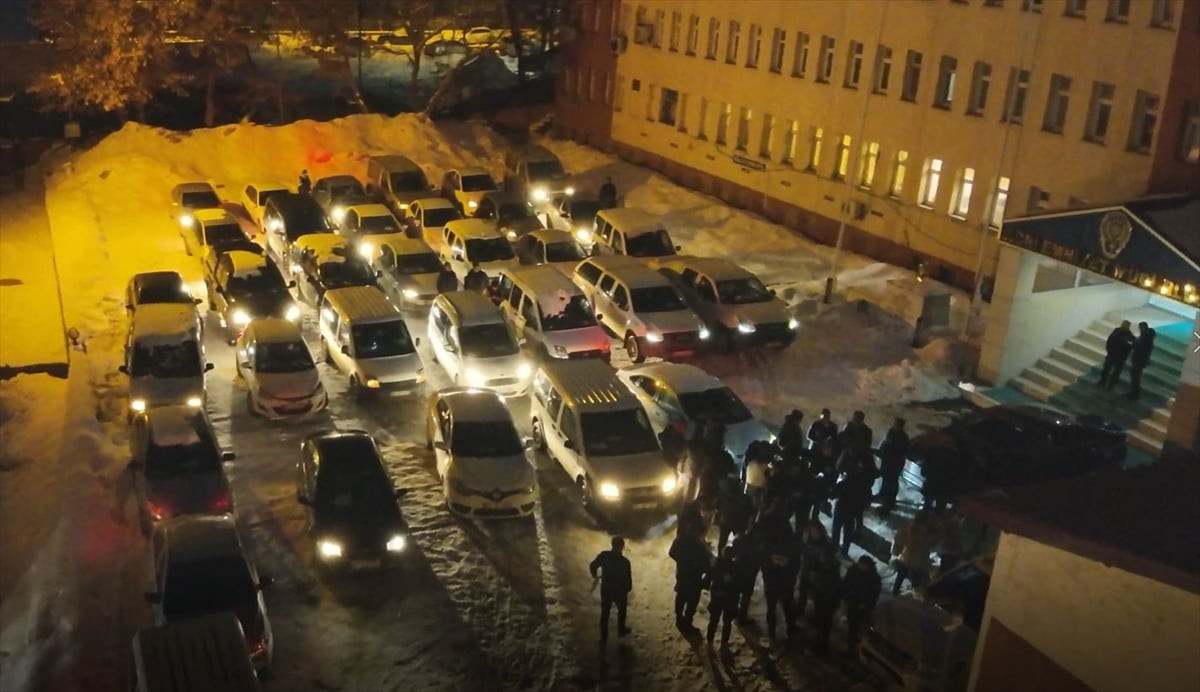 Ağrı merkezli 9 ilde düzenlenen yasa dışı bahis operasyonunda 67 şüpheli gözaltına...