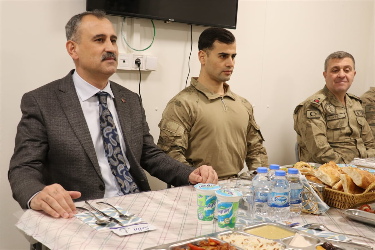 Ağrı Valisi Önder Bozkurt, Ağrı Dağı eteklerinde gece görüşlü modern kamera sistemleri ve insansız...