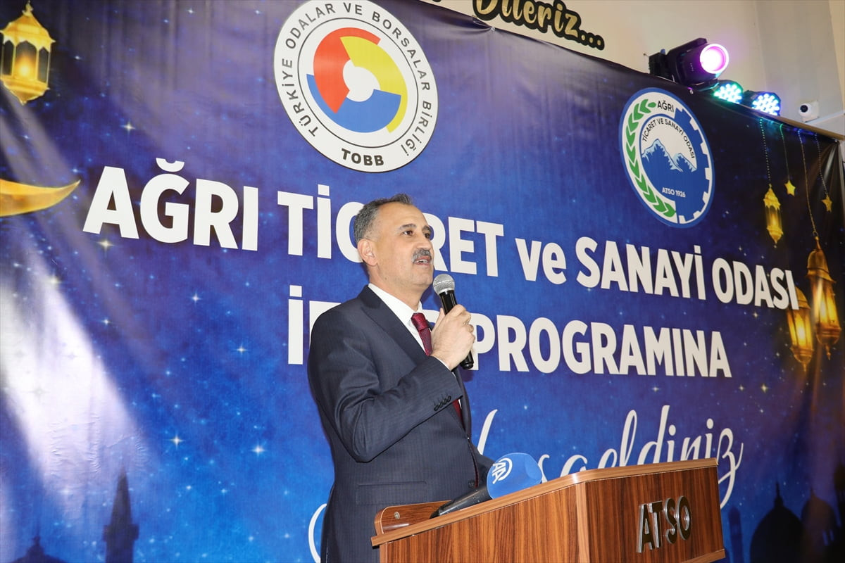Ağrı Valisi Önder Bozkurt, Ağrı Ticaret ve Sanayi Odası (ATSO) tarafından iş insanları için...
