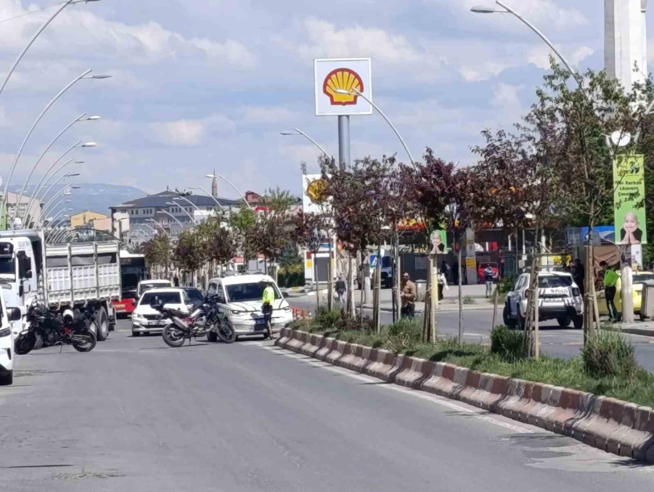 AĞRI'DA ADLİYE EK HİZMET BİNASI YAKININDA BULUNAN ŞÜPHELİ SIRT ÇANTASI, BOMBA İMHA UZMANLARINCA...