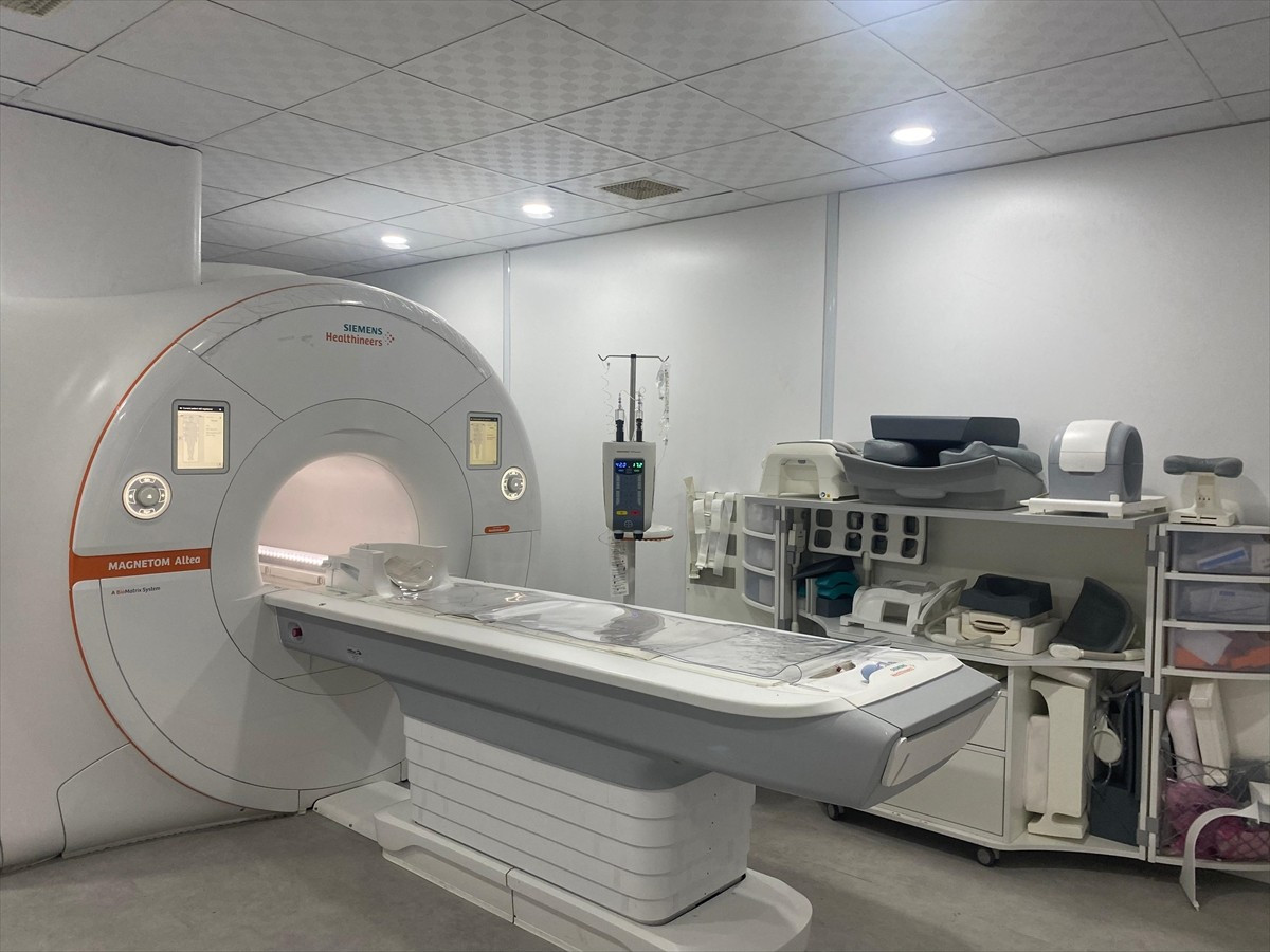 Ağrı'da günlük 3 bin 700 hasta muayenesi yapılan Ağrı Eğitim ve Araştırma Hastanesinde yapay zeka...