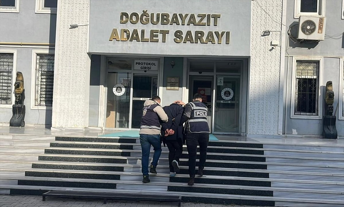 Ağrı'da son bir ay içinde çeşitli suçlardan kesinleşmiş hapis cezasıyla aranan 34 hükümlü...