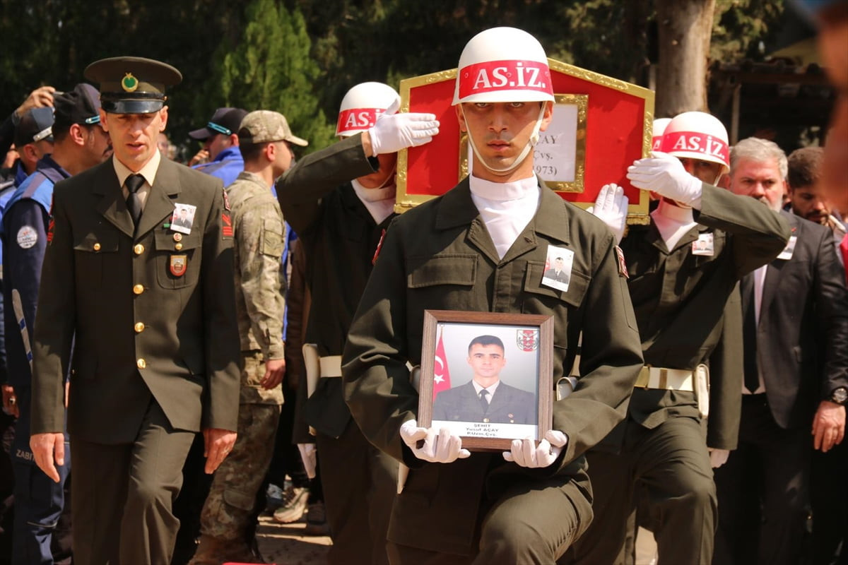Ağrı'nın Doğubeyazıt ilçesinde askeri araç kazasında şehit olan 25 yaşındaki Piyade Uzman Çavuş...