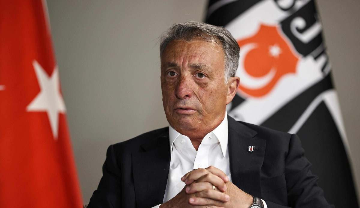 Ahmet Nur Çebi'nin Yüzü Neden Yanık