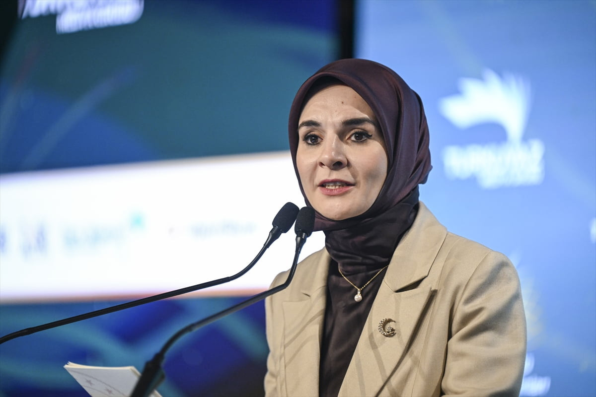 Aile ve Sosyal Hizmetler Bakanı Mahinur Özdemir Göktaş, 8 Mart Dünya Kadınlar Günü dolaysıyla...