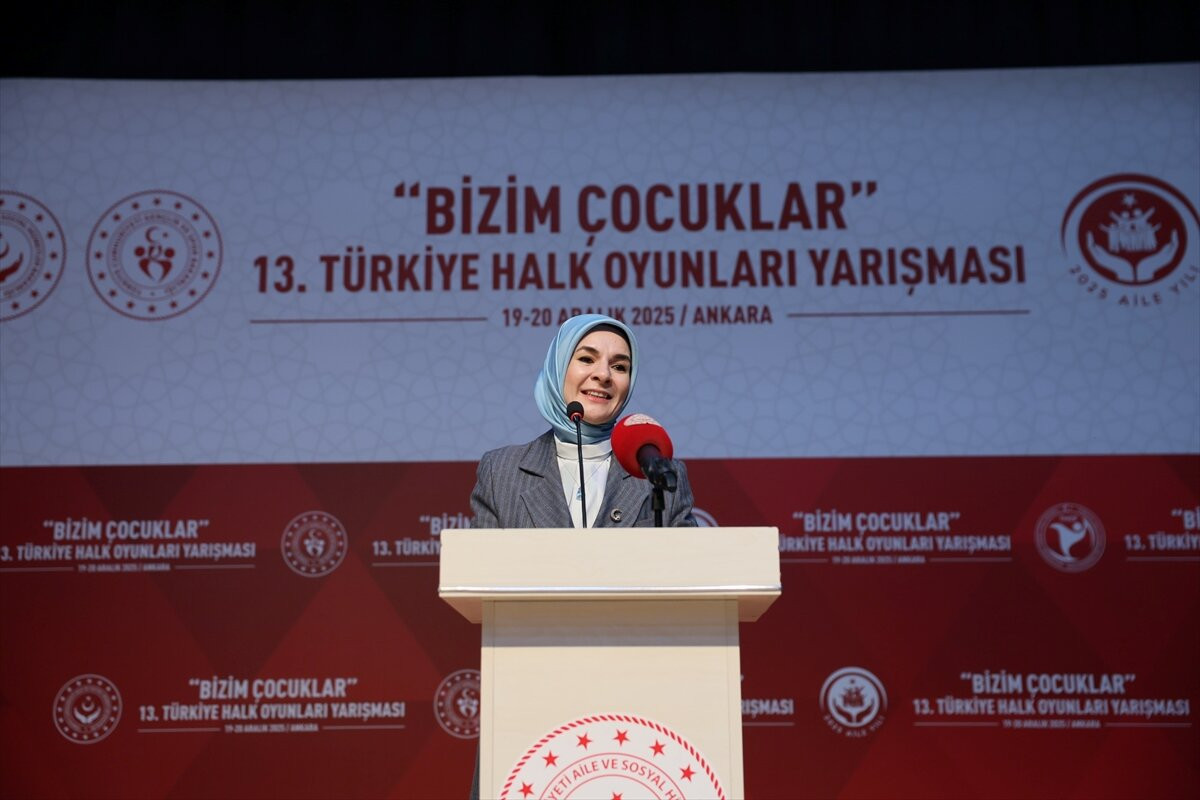 Aile ve Sosyal Hizmetler Bakanı Mahinur Özdemir Göktaş, devlet himayesindeki çocukların kültürel...