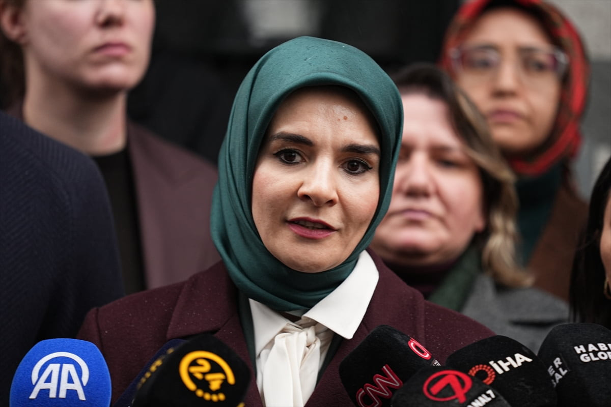 Aile ve Sosyal Hizmetler Bakanı Mahinur Özdemir Göktaş, Eyüpsultan'da İBB'ye bağlı kreşte darp ve...