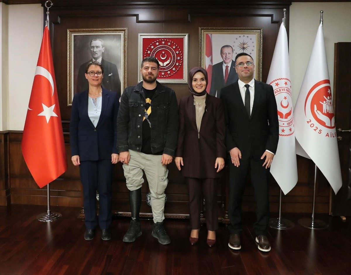 Aile ve Sosyal Hizmetler Bakanı Mahinur Özdemir Göktaş, Fransa'nın Ankara Büyükelçisi Isabella...