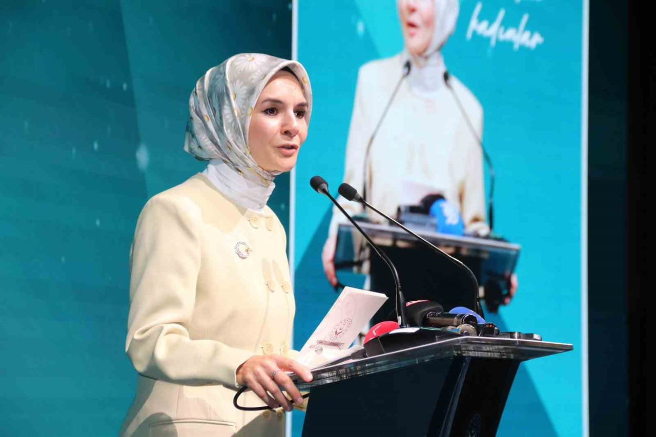 AİLE VE SOSYAL HİZMETLER BAKANI MAHİNUR ÖZDEMİR GÖKTAŞ, İZMİR TEMASLARI KAPSAMINDA KONAK’TA...