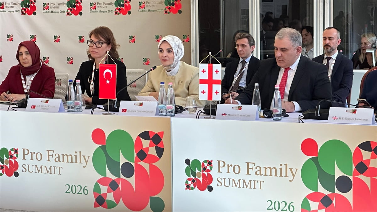 Aile ve Sosyal Hizmetler Bakanı Mahinur Özdemir Göktaş, Macaristan'ın başkenti Budapeşte'de...