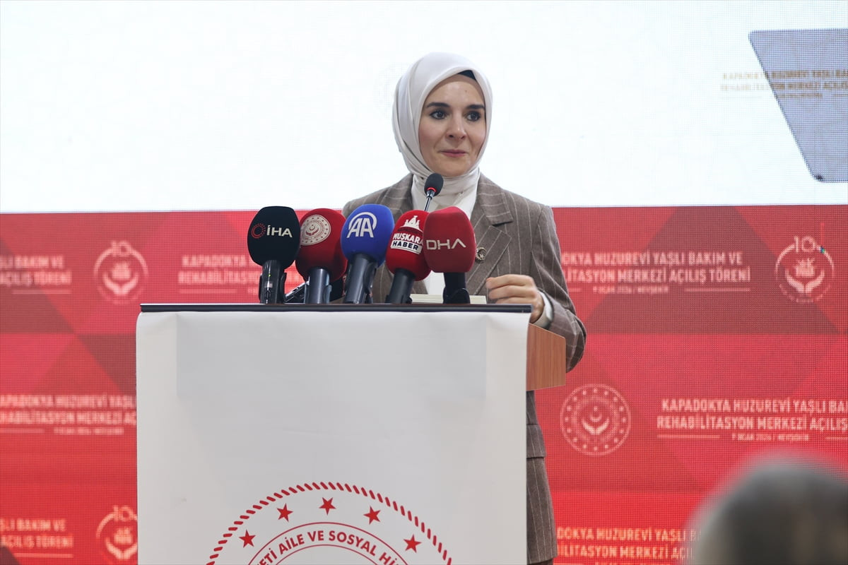 Aile ve Sosyal Hizmetler Bakanı Mahinur Özdemir Göktaş, Nevşehir kent merkezinde yapımı tamamlanan...